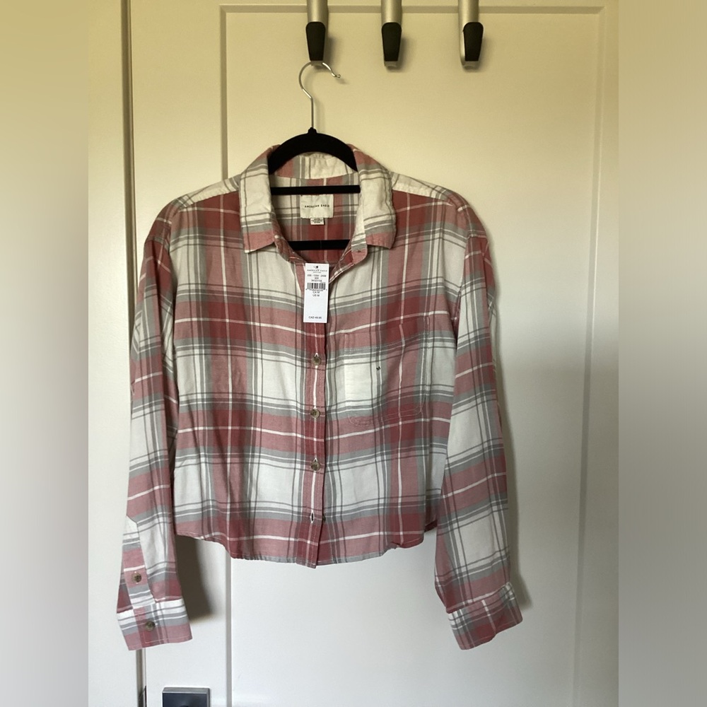 American Eagle Cropped Plaid shirt